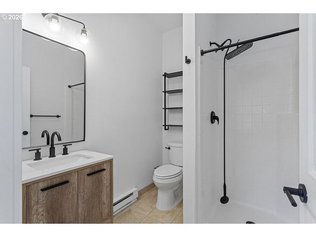 1714 Nw COUCH St 1, Portland, OR 97209