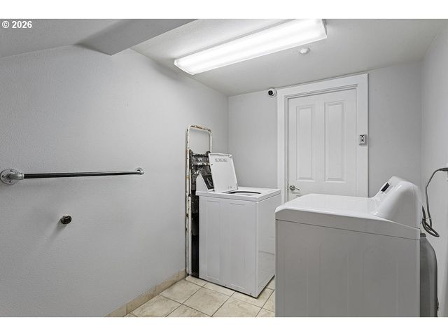 1714 Nw COUCH St 1, Portland, OR 97209