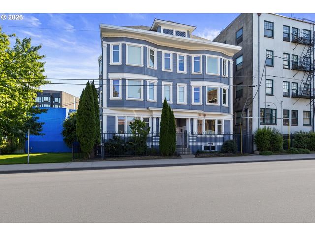 1714 Nw COUCH St 1, Portland, OR 97209