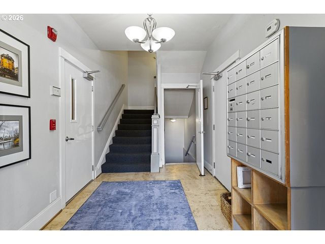 1714 Nw COUCH St 1, Portland, OR 97209