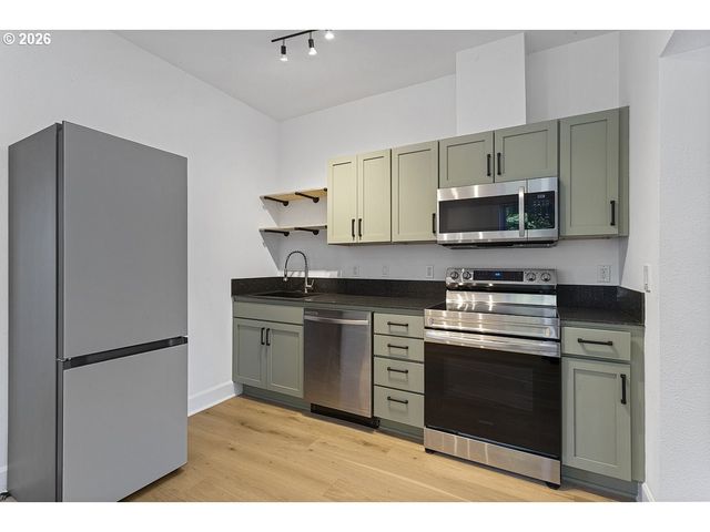 1714 Nw COUCH St 1, Portland, OR 97209