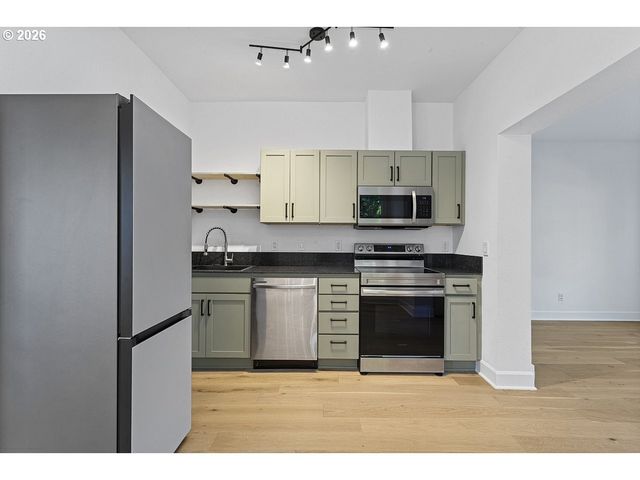 1714 Nw COUCH St 1, Portland, OR 97209