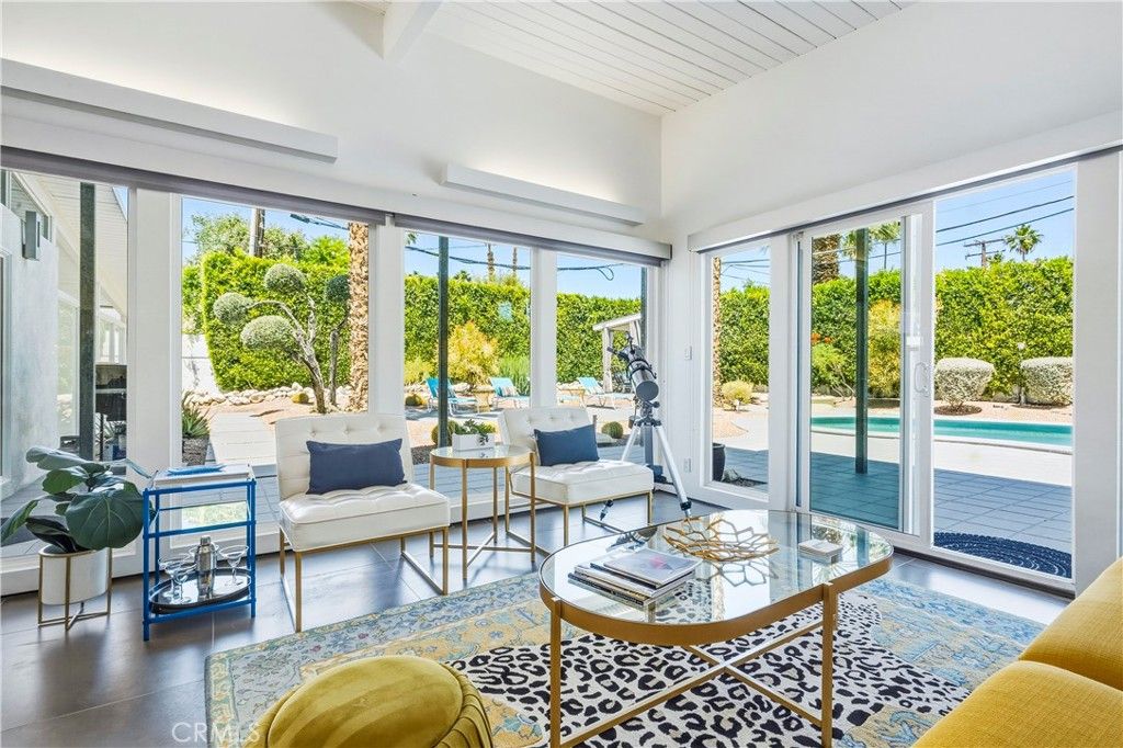Image 14 of property listing at 302 E Racquet Club Drive, Palm Springs, CA 92262