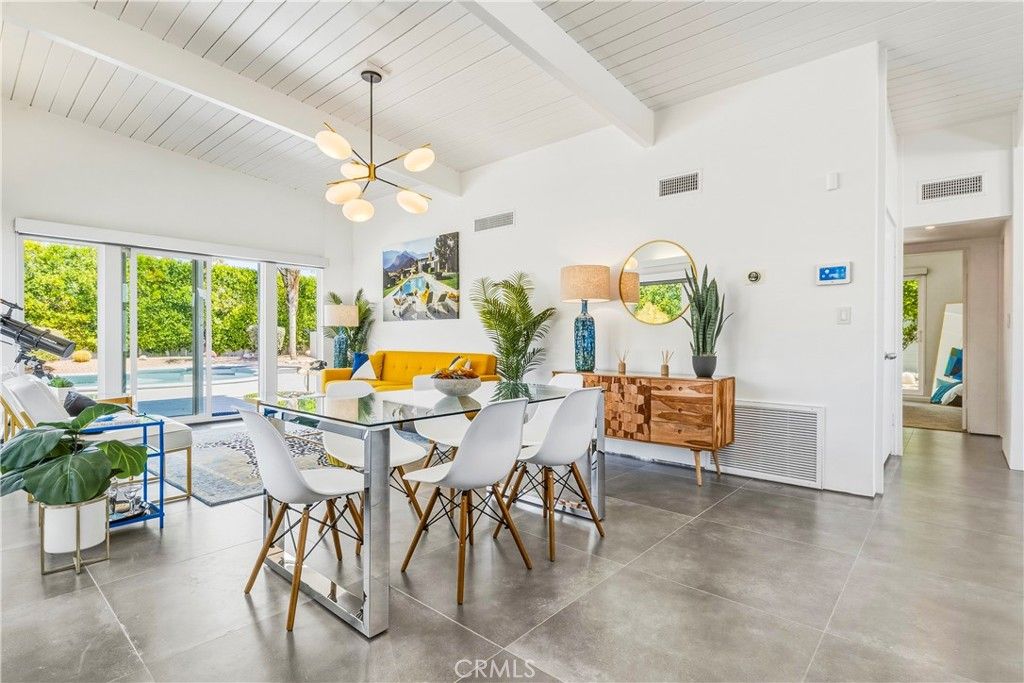 Image 16 of property listing at 302 E Racquet Club Drive, Palm Springs, CA 92262