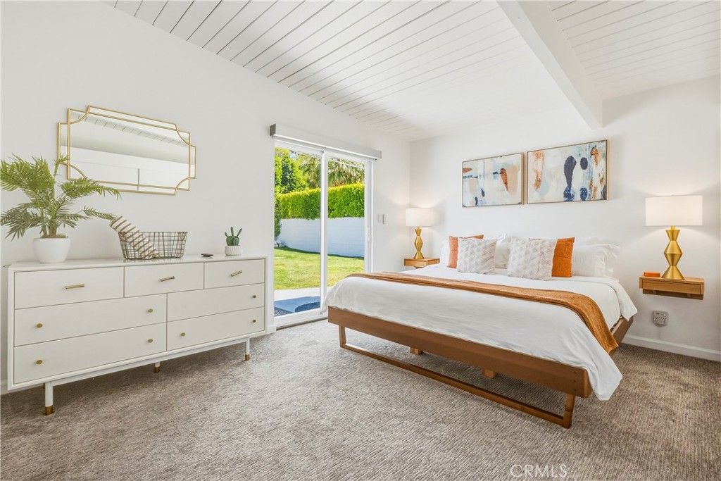 Image 22 of property listing at 302 E Racquet Club Drive, Palm Springs, CA 92262