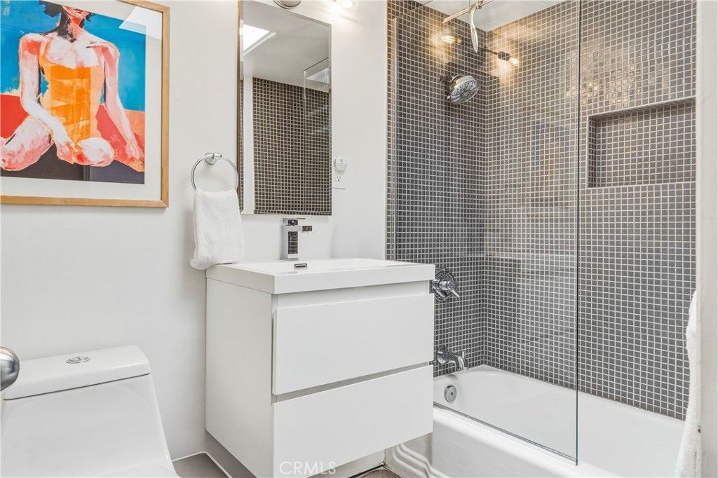 Image 26 of property listing at 302 E Racquet Club Drive, Palm Springs, CA 92262