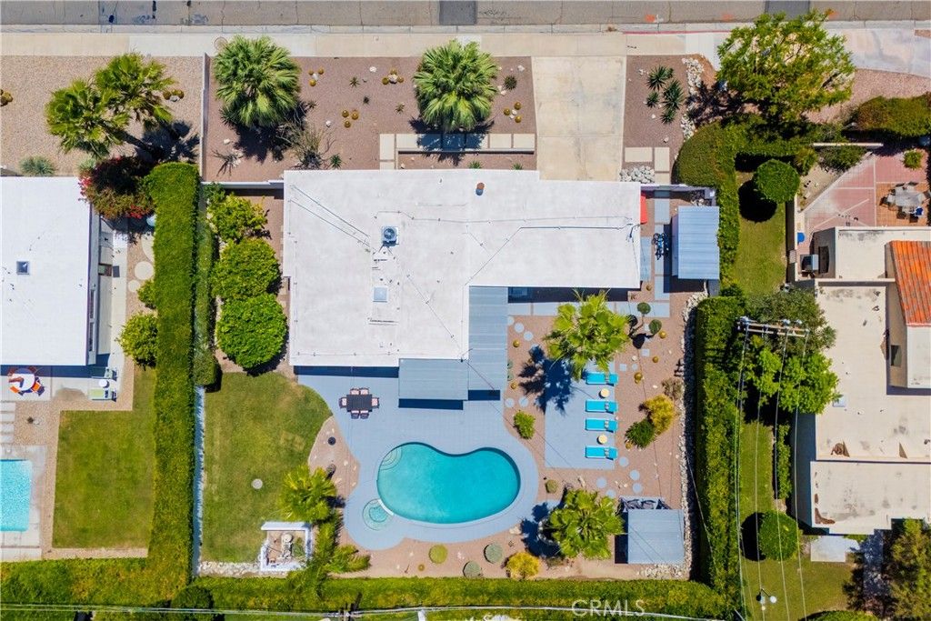 Image 29 of property listing at 302 E Racquet Club Drive, Palm Springs, CA 92262