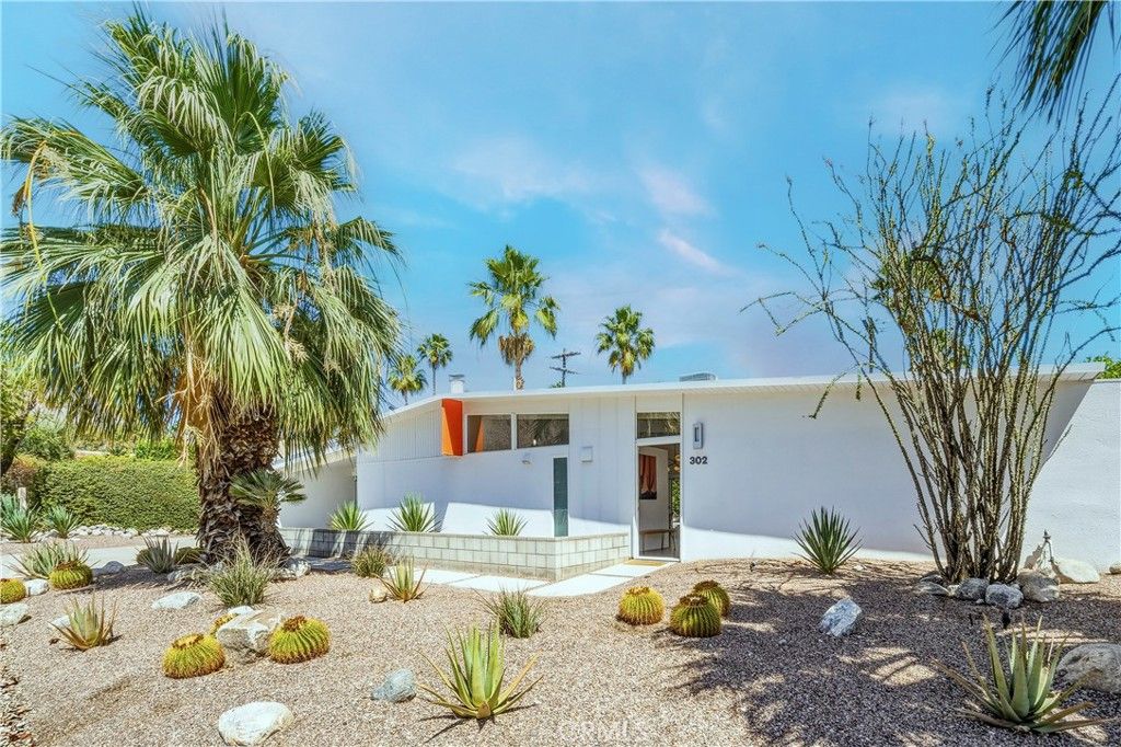 Image 3 of property listing at 302 E Racquet Club Drive, Palm Springs, CA 92262
