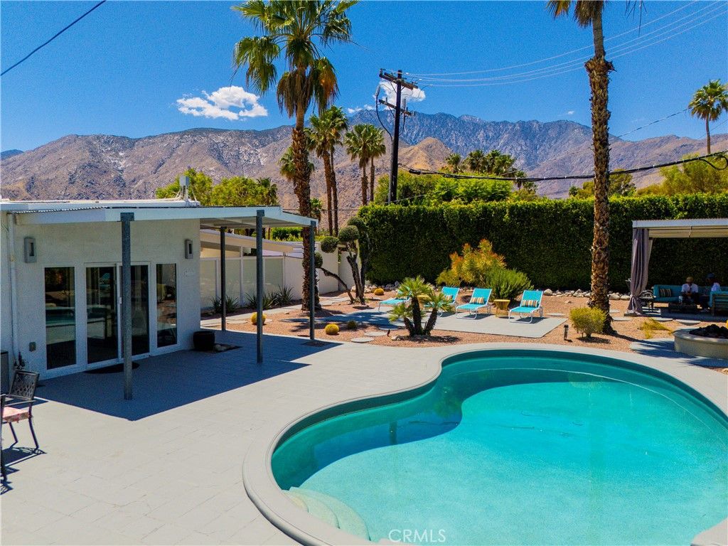 Image 32 of property listing at 302 E Racquet Club Drive, Palm Springs, CA 92262