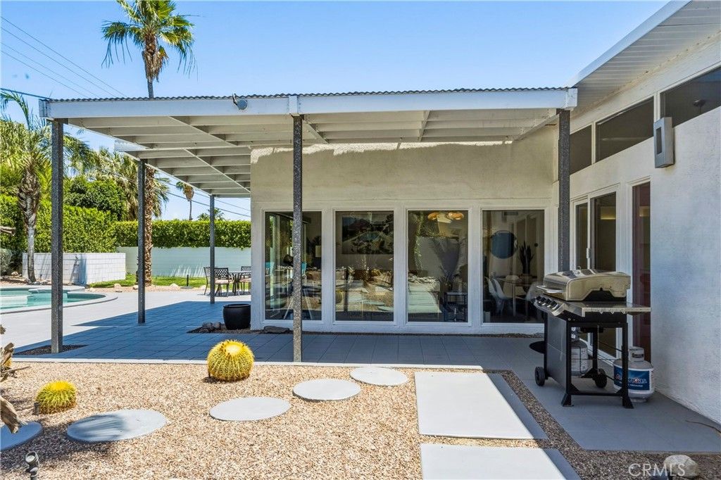 Image 35 of property listing at 302 E Racquet Club Drive, Palm Springs, CA 92262