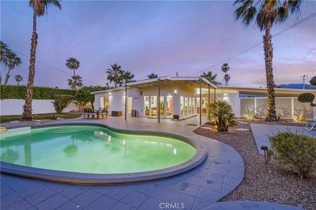 Image 38 of property listing at 302 E Racquet Club Drive, Palm Springs, CA 92262