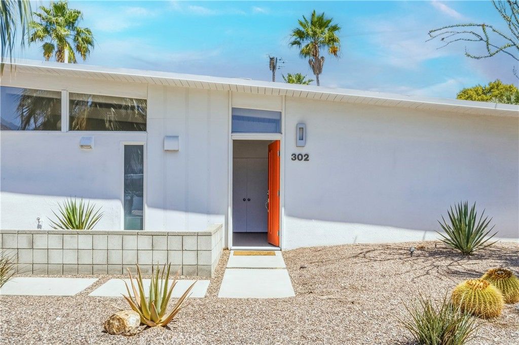 Image 4 of property listing at 302 E Racquet Club Drive, Palm Springs, CA 92262