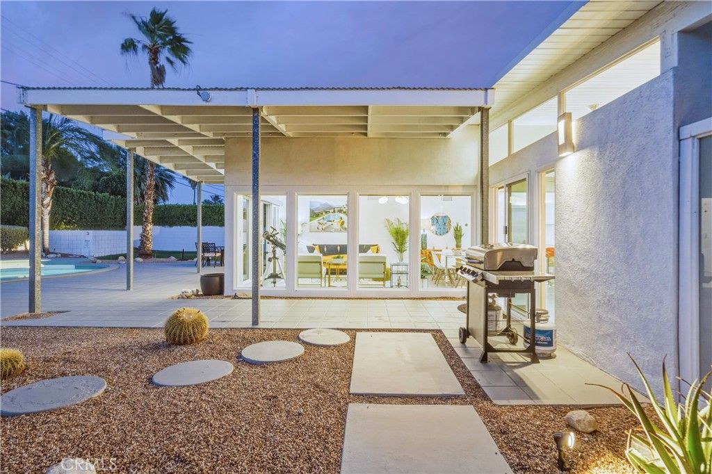 Image 40 of property listing at 302 E Racquet Club Drive, Palm Springs, CA 92262
