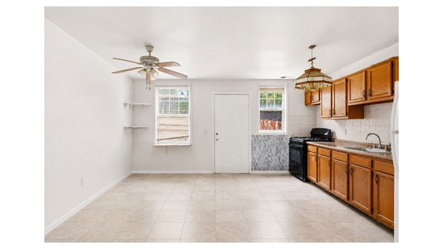 320 SNEDIKER Avenue, New York City, NY 11207
