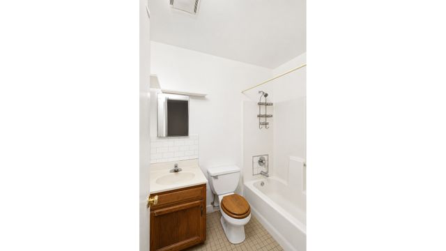 320 SNEDIKER Avenue, New York City, NY 11207