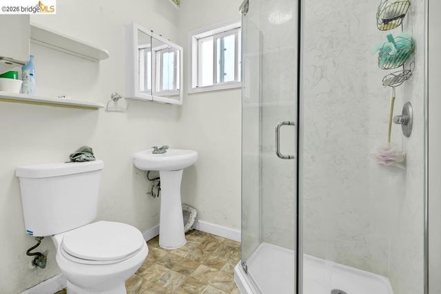 1090 70Th Ave, Oakland, CA 94621