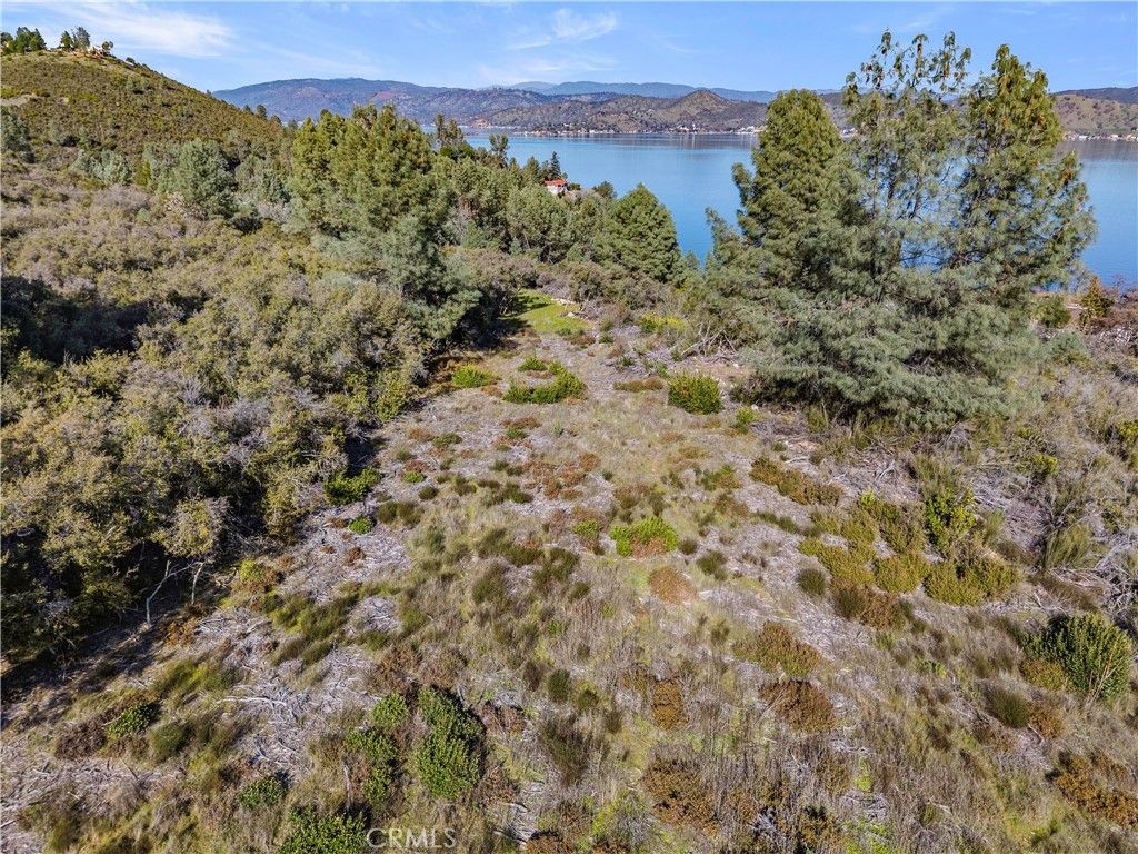 Image 12 of property listing at 11390 Point Lakeview, Kelseyville, CA 95451