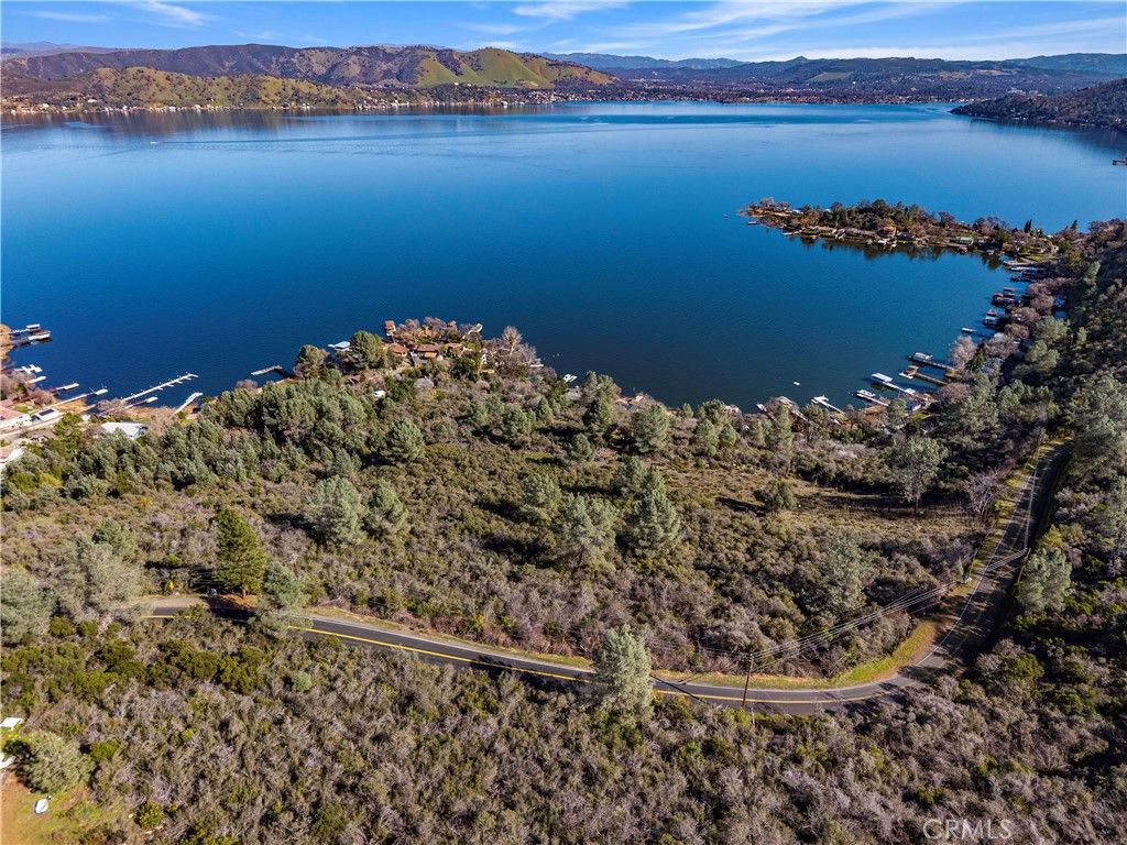 Image 15 of property listing at 11390 Point Lakeview, Kelseyville, CA 95451