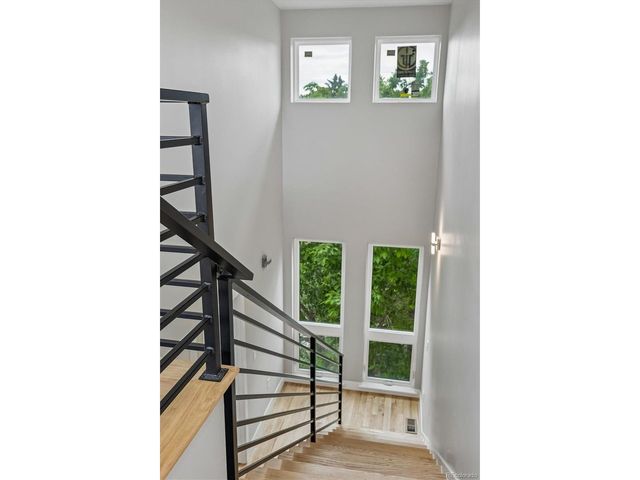 550 S Forest St 2-202, Denver, CO 80246