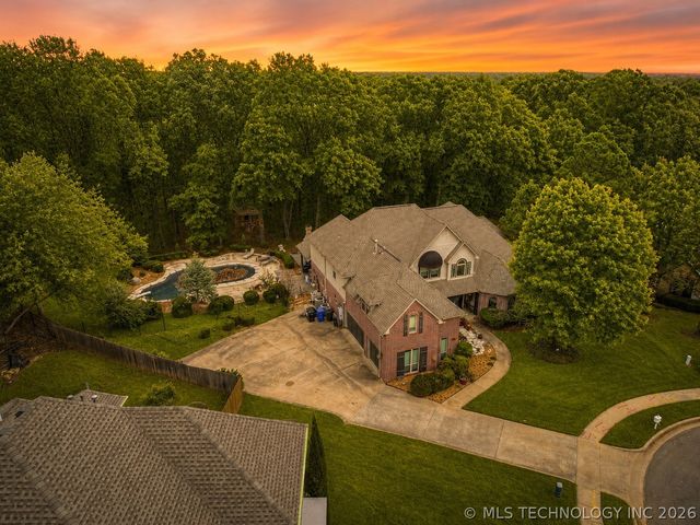 6301 S 5th Avenue, Broken Arrow, OK 74011