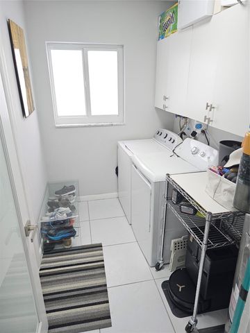 3680 NE 16th Avenue, Oakland Park, FL 33334