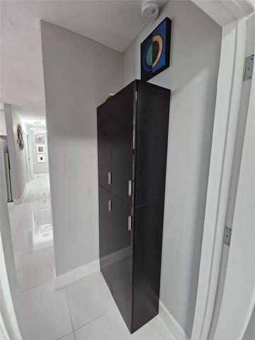 3680 NE 16th Avenue, Oakland Park, FL 33334