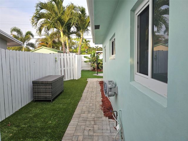 3680 NE 16th Avenue, Oakland Park, FL 33334