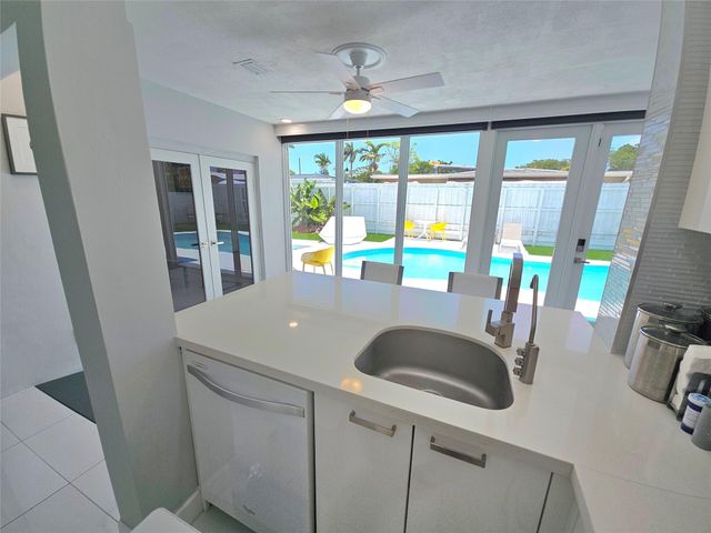 3680 NE 16th Avenue, Oakland Park, FL 33334