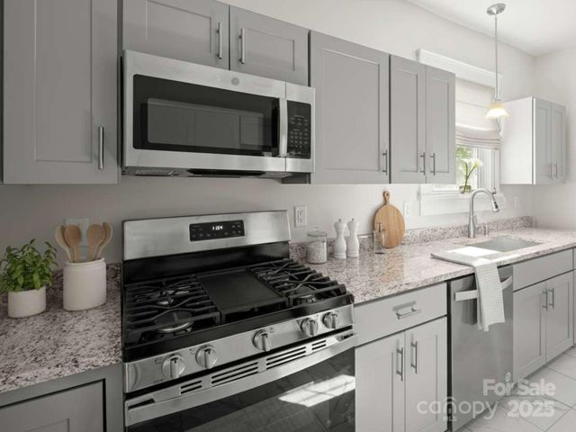 10 Madison Avenue, Asheville, NC 28801