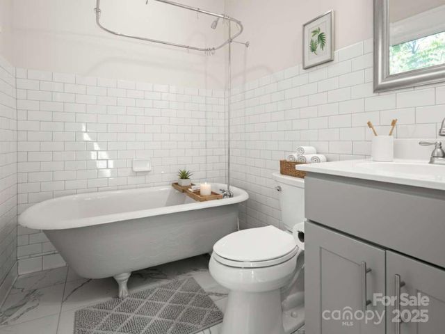 10 Madison Avenue, Asheville, NC 28801