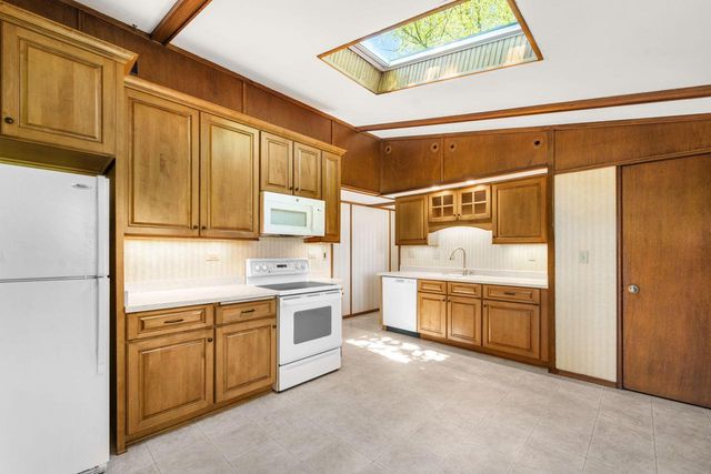 S66W13555 Saroyan ROAD, Muskego, WI 53150