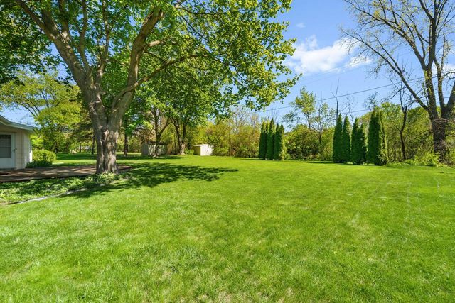 S66W13555 Saroyan ROAD, Muskego, WI 53150