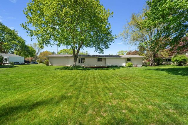 S66W13555 Saroyan ROAD, Muskego, WI 53150