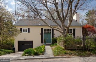 121 HILLTOP RD, Philadelphia, PA 19118