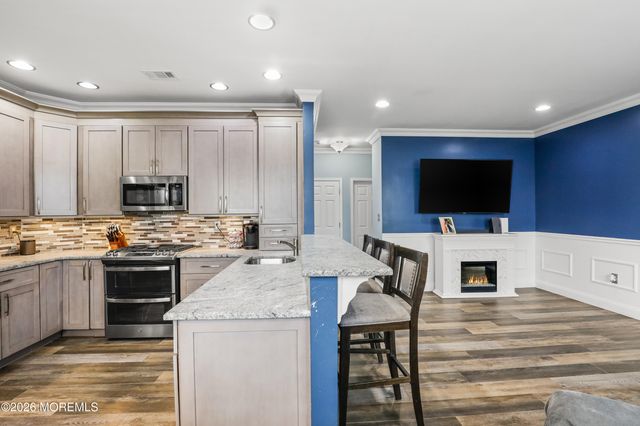 10 Winged Foot Drive, Manalapan, NJ 07726