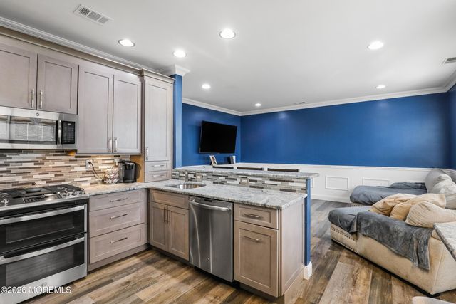 10 Winged Foot Drive, Manalapan, NJ 07726