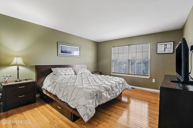 10 Winged Foot Drive, Manalapan, NJ 07726