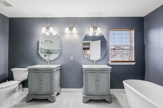 10 Winged Foot Drive, Manalapan, NJ 07726