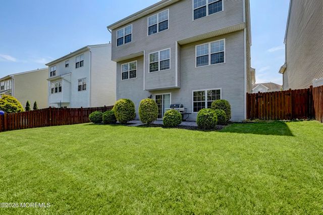 10 Winged Foot Drive, Manalapan, NJ 07726