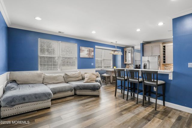 10 Winged Foot Drive, Manalapan, NJ 07726