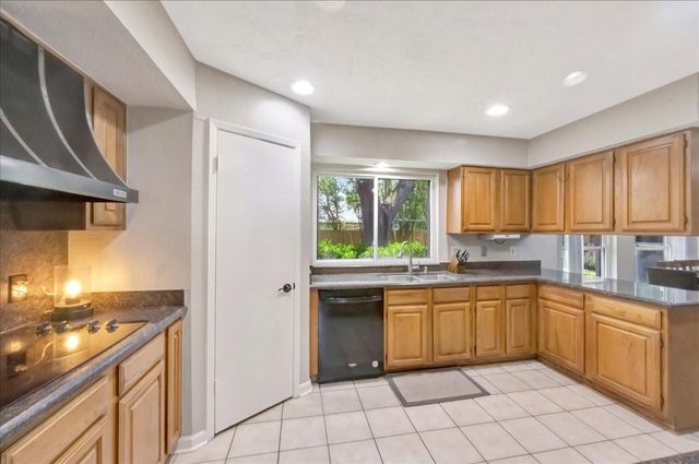 408 Pebbleshire Drive, Houston, TX 77062