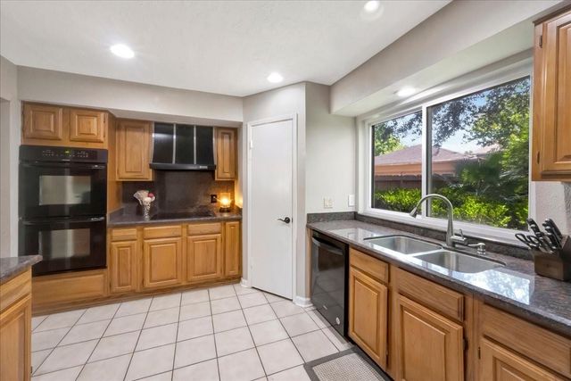 408 Pebbleshire Drive, Houston, TX 77062