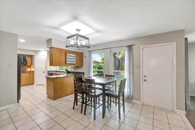 408 Pebbleshire Drive, Houston, TX 77062