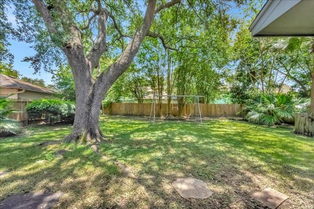 408 Pebbleshire Drive, Houston, TX 77062