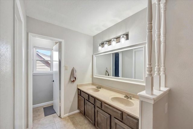 408 Pebbleshire Drive, Houston, TX 77062