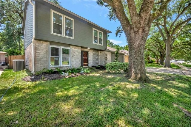 408 Pebbleshire Drive, Houston, TX 77062