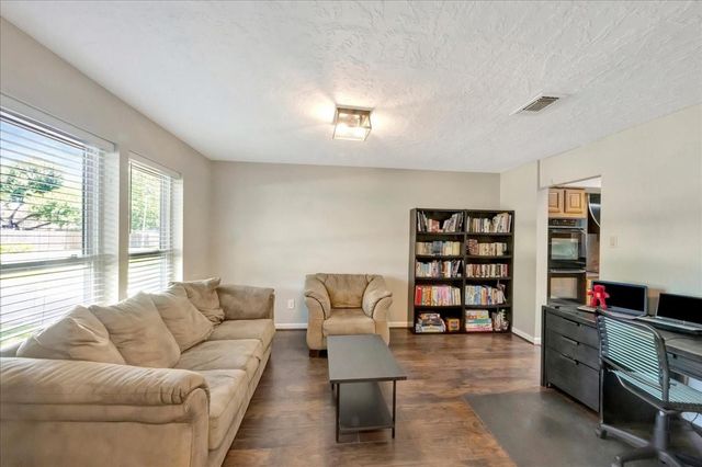 408 Pebbleshire Drive, Houston, TX 77062