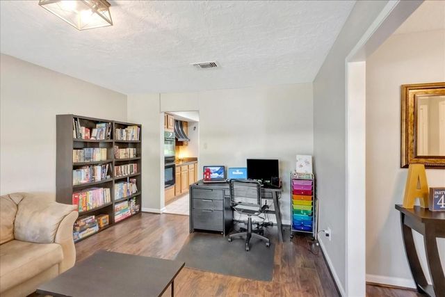 408 Pebbleshire Drive, Houston, TX 77062