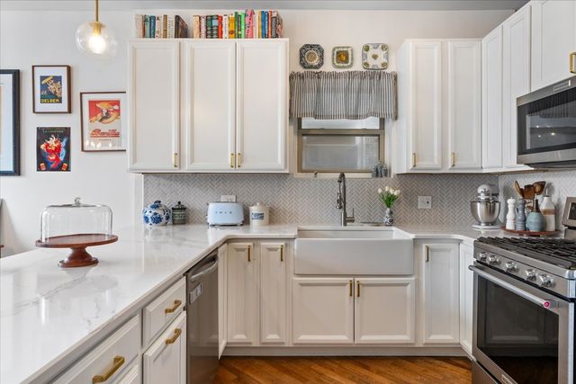 2121 W DIVISION Street 1, Chicago, IL 60622