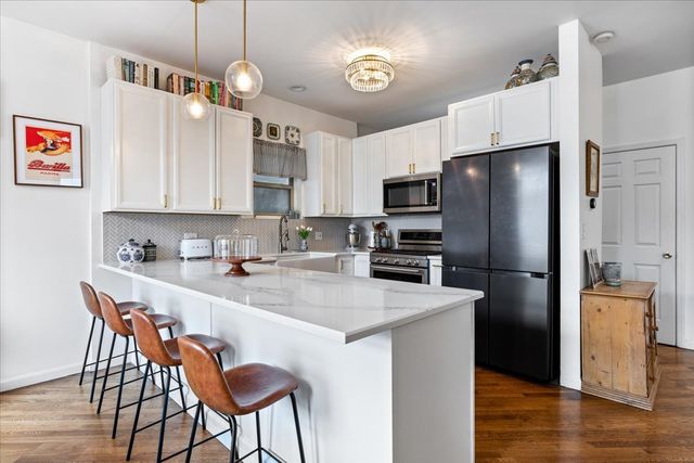 2121 W DIVISION Street 1, Chicago, IL 60622